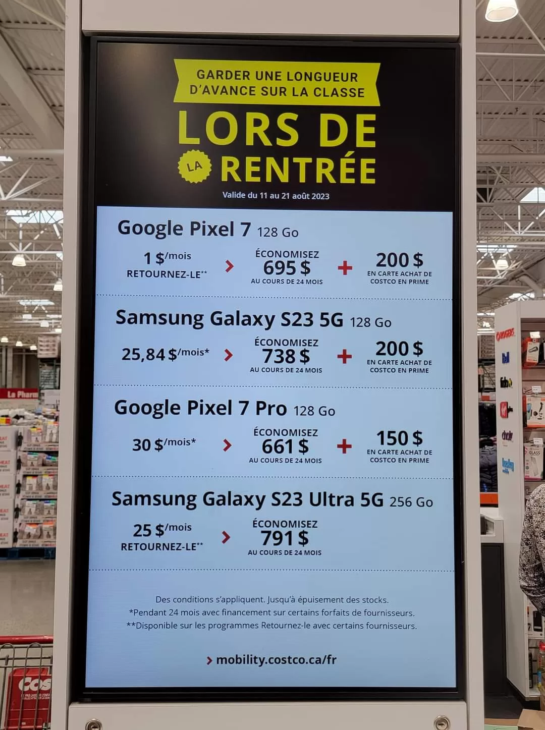 Rabais de la rentrée scolaire au kiosque de cellulaires chez Costco